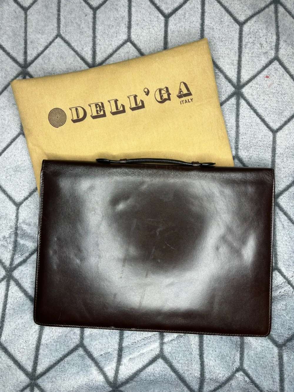 Dell’Ga Dark Brown Leather Envelope Style Slim Briefcase w Gold Silver Lock